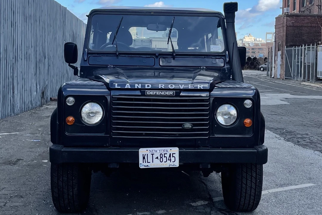 1990 Land Rover Defender 90 - Image 2 of 31