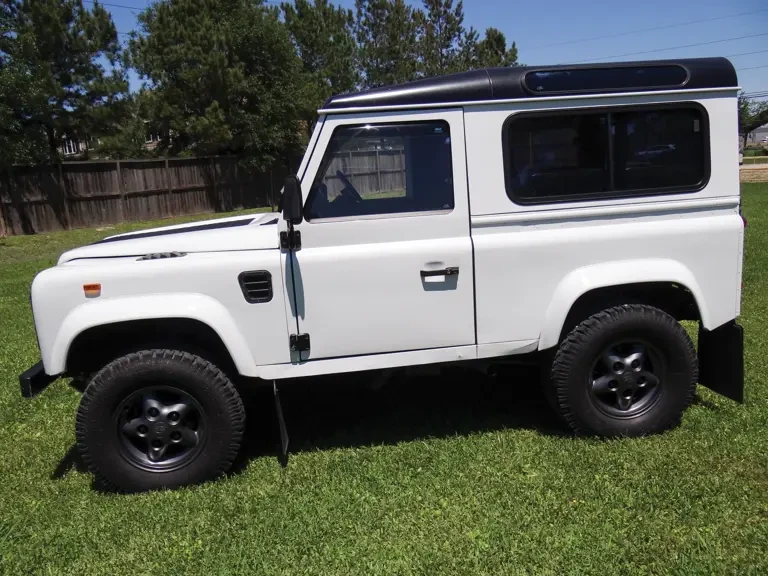 1990 Land Rover Defender 90 - Image 2 of 10