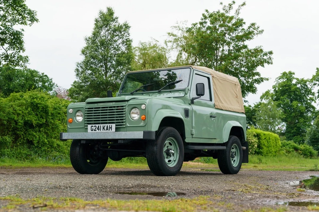 1990 Land Rover Defender 90 - Image 2 of 30
