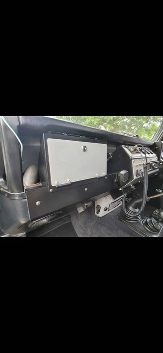1990 Land Rover Defender 110 - Image 8 of 20