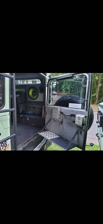 1990 Land Rover Defender 110 - Image 10 of 20