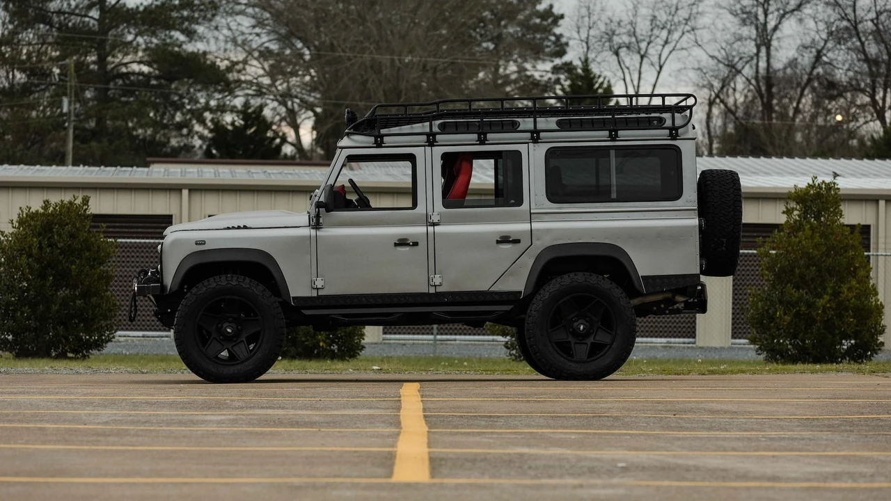 1990 Land Rover Defender - Image 2 of 31