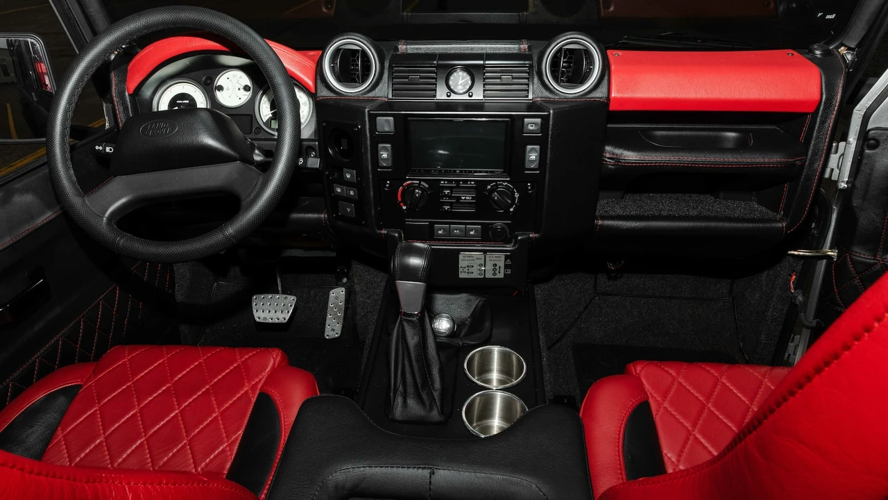 1990 Land Rover Defender - Image 24 of 31