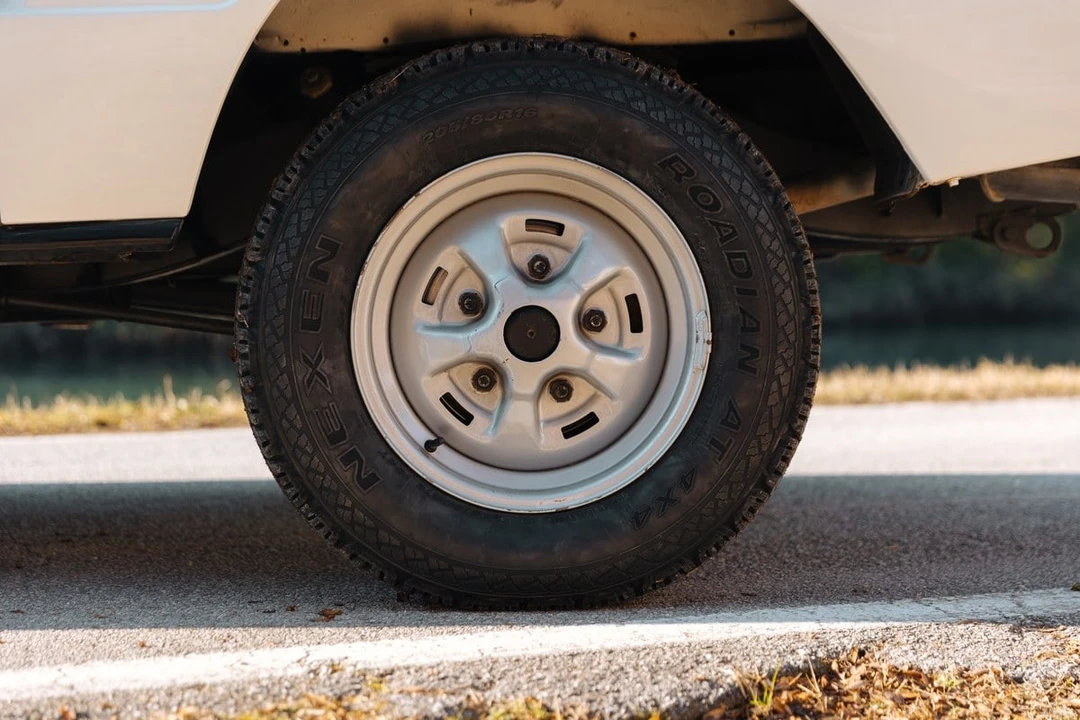 1990 Land Rover Range Rover Classic - Image 14 of 31