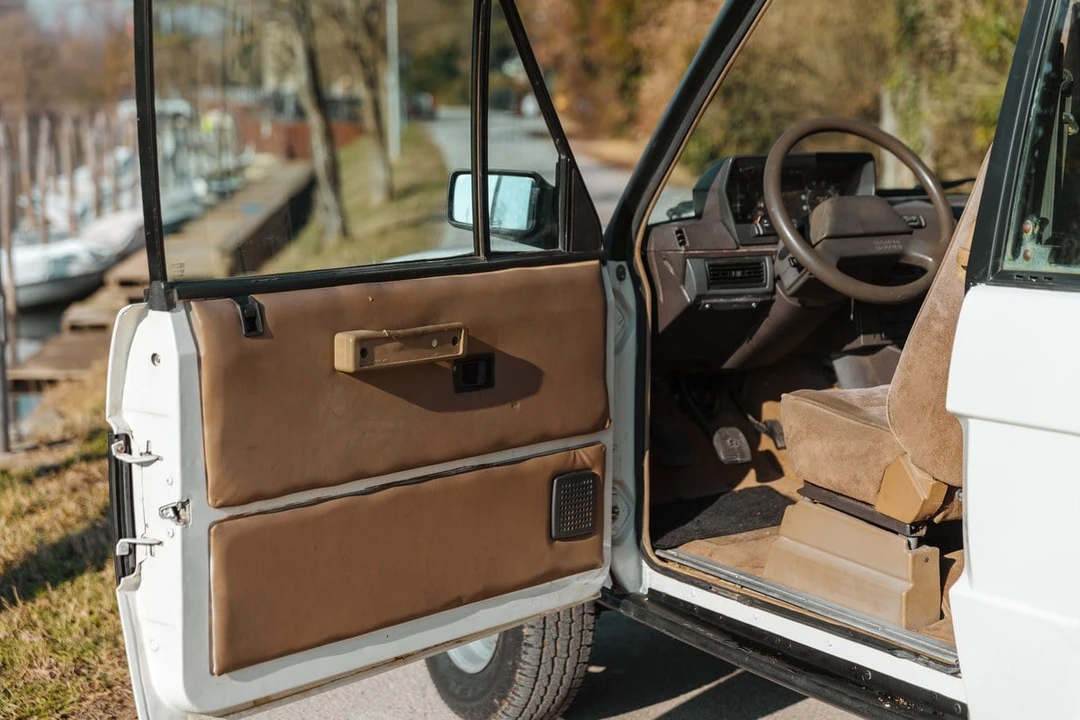 1990 Land Rover Range Rover Classic - Image 17 of 31