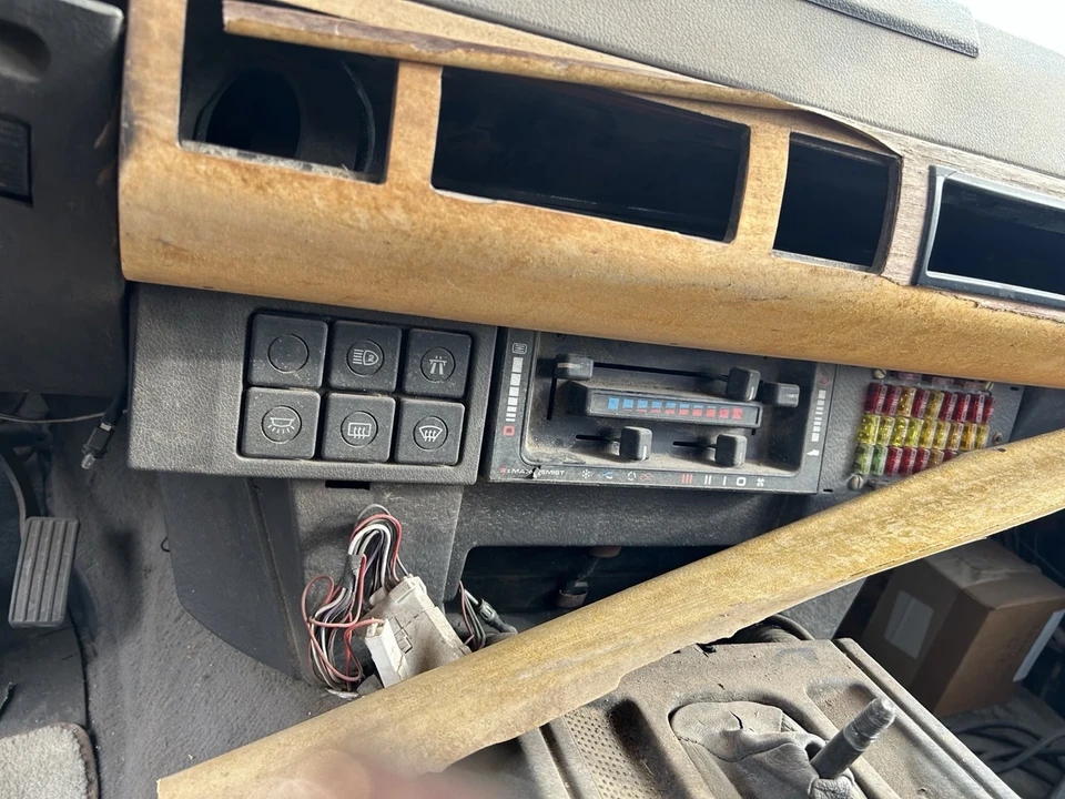 1990 Land Rover Range Rover Classic - Image 9 of 15