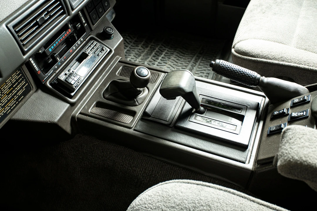 1990 Land Rover Range Rover Classic - Image 23 of 24