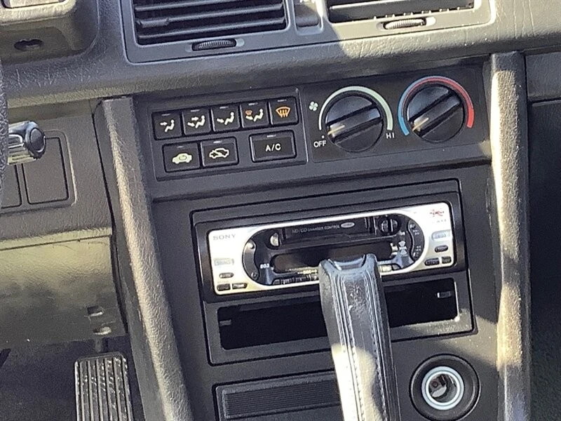 1990 Acura Legend 1st Gen - Image 23 of 24