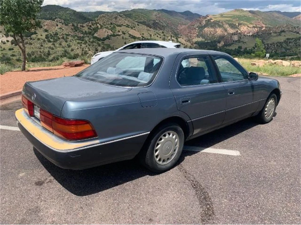 1990 Lexus LS 1st Gen - Image 7 of 11