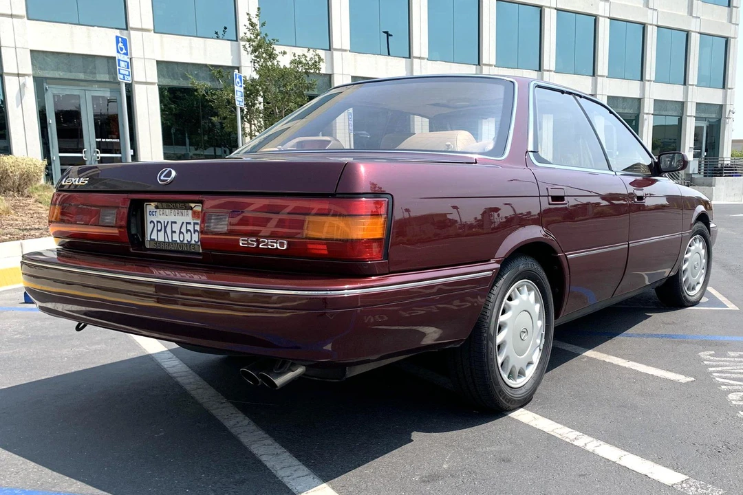 1990 Lexus ES 1st Gen - Image 4 of 6