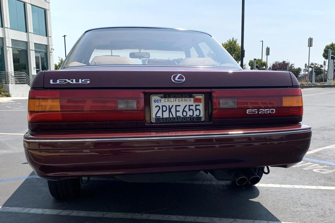 1990 Lexus ES 1st Gen - Image 5 of 6