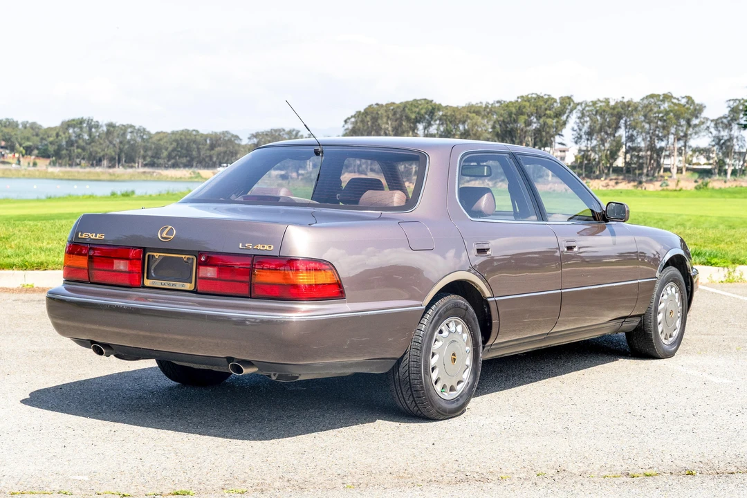 1990 Lexus LS 1st Gen - Image 9 of 31