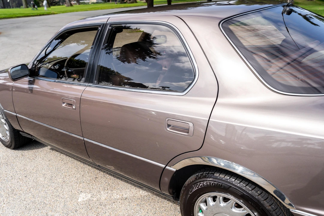 1990 Lexus LS 1st Gen - Image 25 of 31