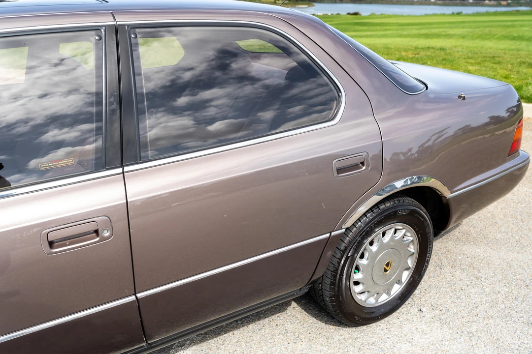 1990 Lexus LS 1st Gen - Image 24 of 31