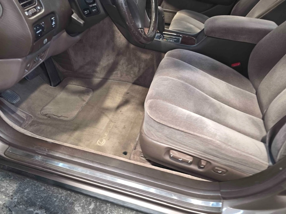1990 Lexus LS 1st Gen - Image 18 of 31