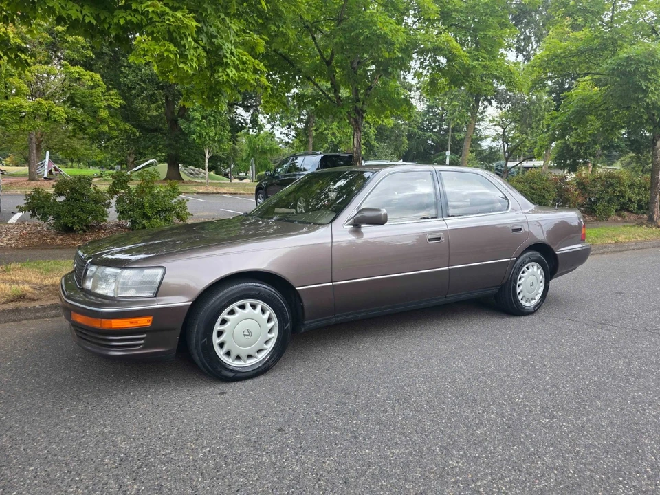 1990 Lexus LS 1st Gen - Image 2 of 31