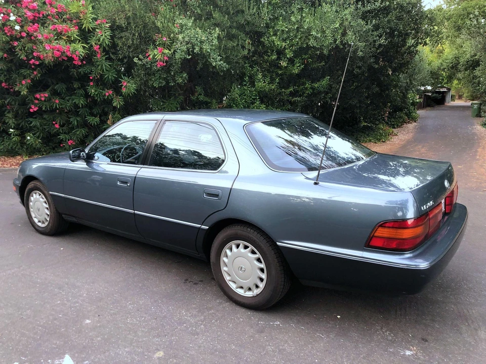 1990 Lexus LS 1st Gen - Image 9 of 12