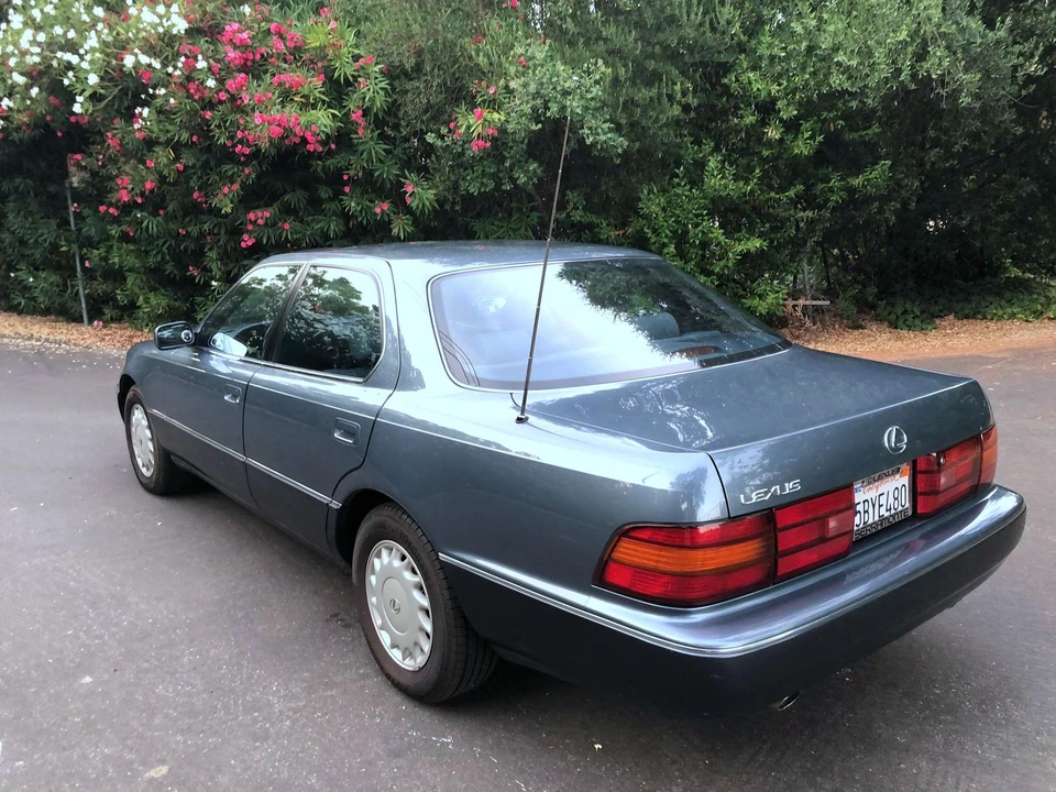 1990 Lexus LS 1st Gen - Image 10 of 12