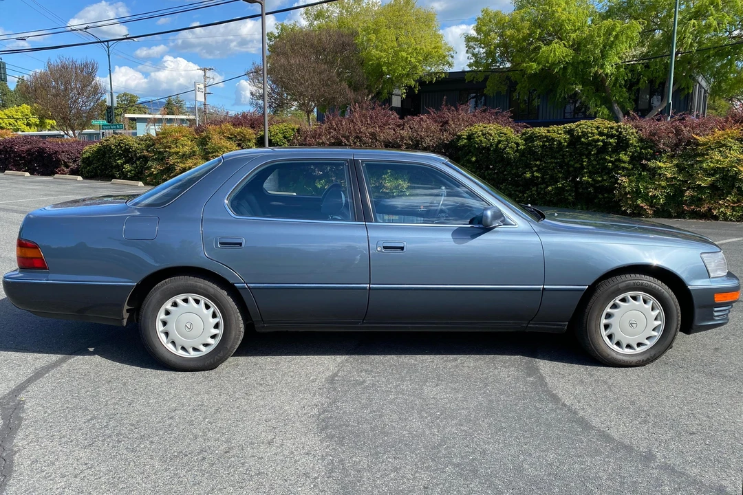 1990 Lexus LS 1st Gen - Image 3 of 12