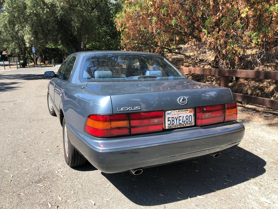 1990 Lexus LS 1st Gen - Image 11 of 12