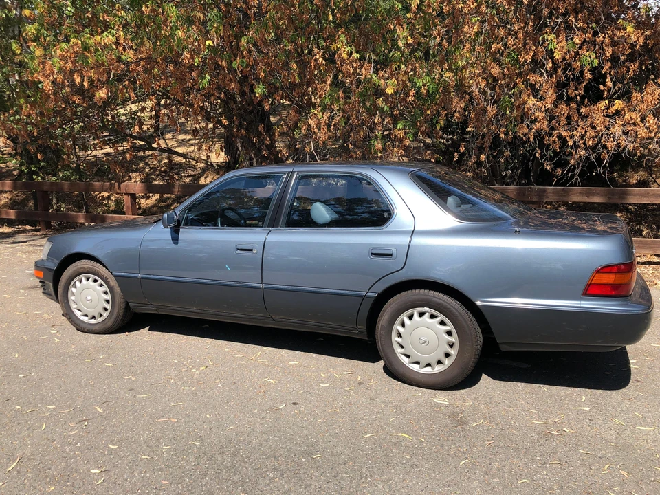 1990 Lexus LS 1st Gen - Image 8 of 12
