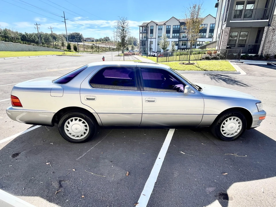 1990 Lexus LS 1st Gen - Image 11 of 31