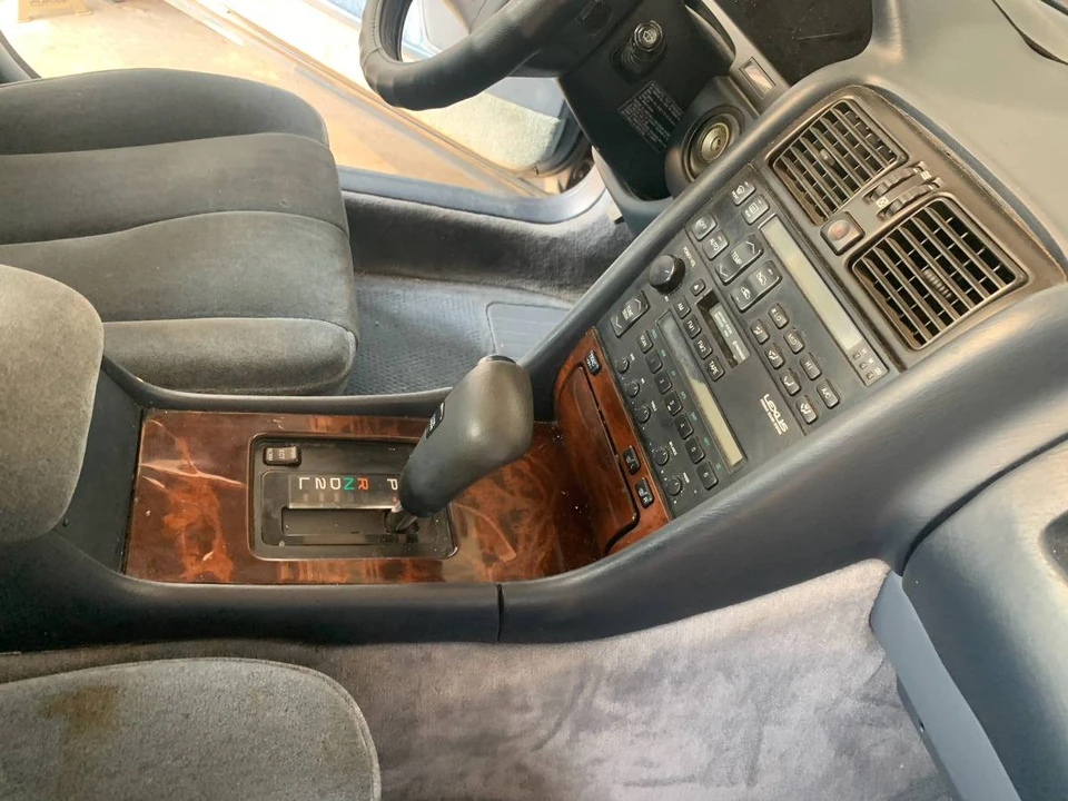 1990 Lexus LS 1st Gen - Image 11 of 17