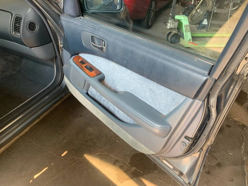 1990 Lexus LS 1st Gen - Image 14 of 17