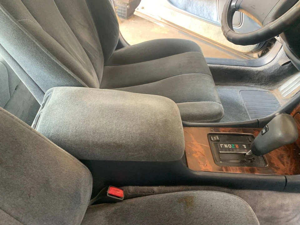 1990 Lexus LS 1st Gen - Image 12 of 17