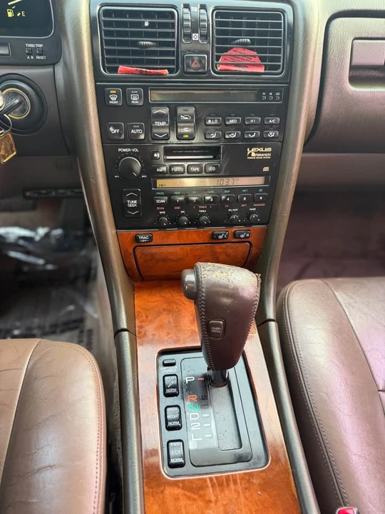 1990 Lexus LS 1st Gen - Image 11 of 14