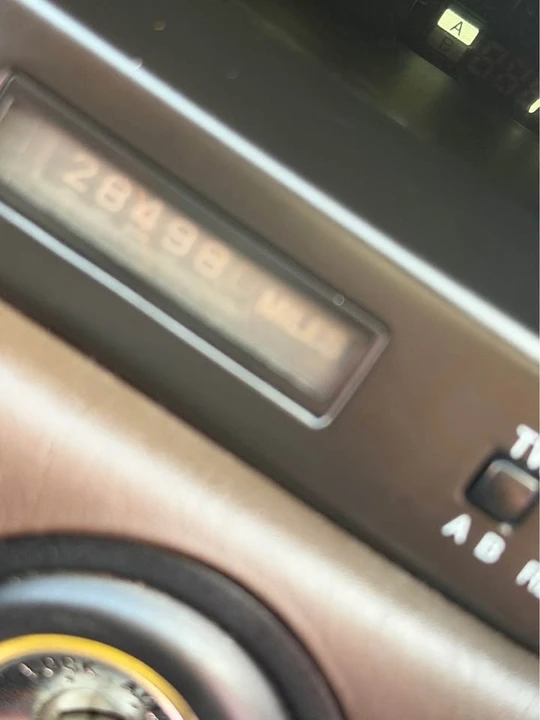 1990 Lexus LS 1st Gen - Image 13 of 14