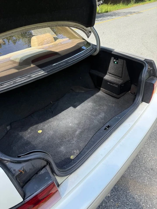 1990 Lexus LS 1st Gen - Image 13 of 20