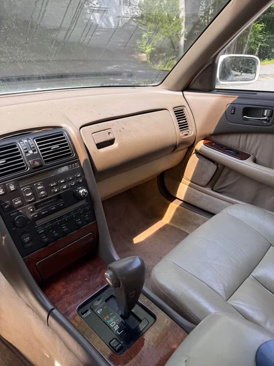1990 Lexus LS 1st Gen - Image 18 of 20