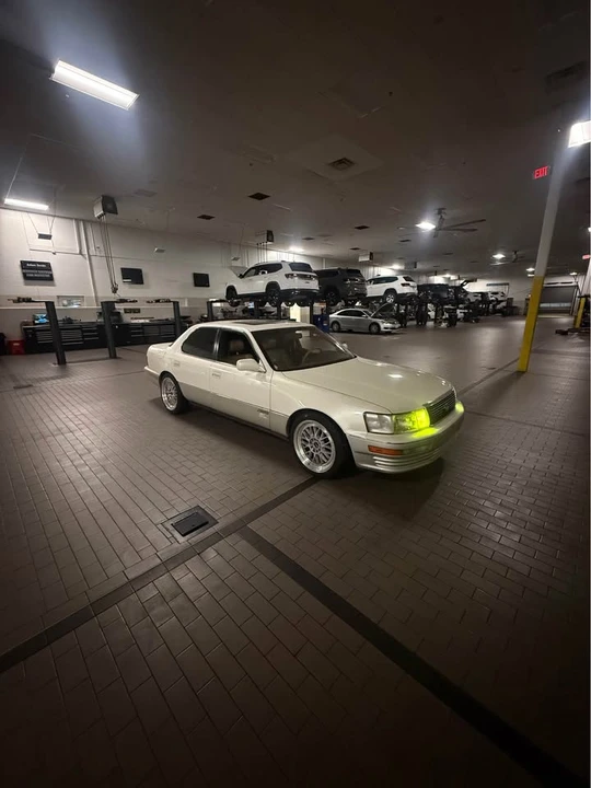 1990 Lexus LS 1st Gen - Image 7 of 9