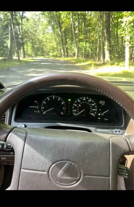 1990 Lexus LS 1st Gen - Image 10 of 11
