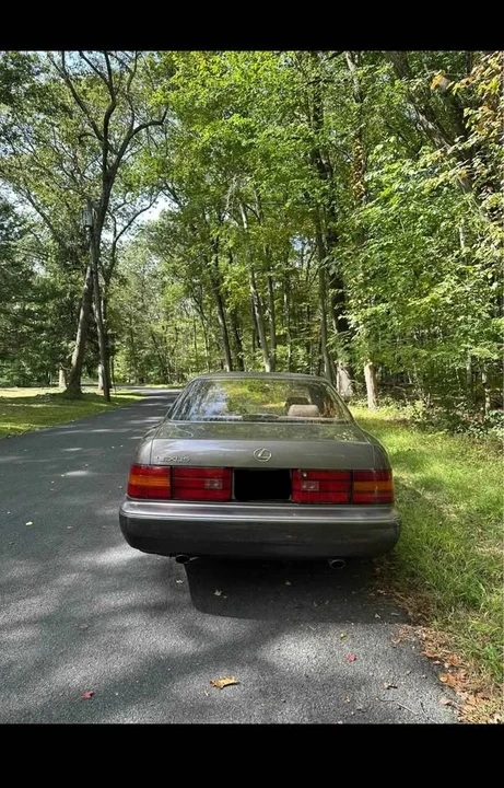 1990 Lexus LS 1st Gen - Image 5 of 11