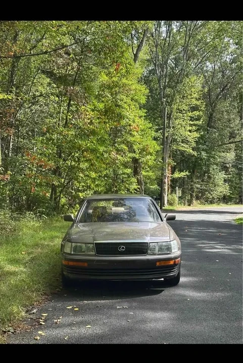1990 Lexus LS 1st Gen - Image 2 of 11