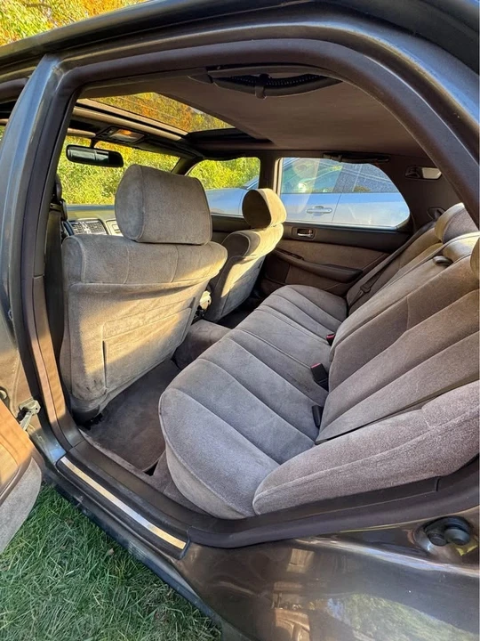 1990 Lexus LS 1st Gen - Image 4 of 7