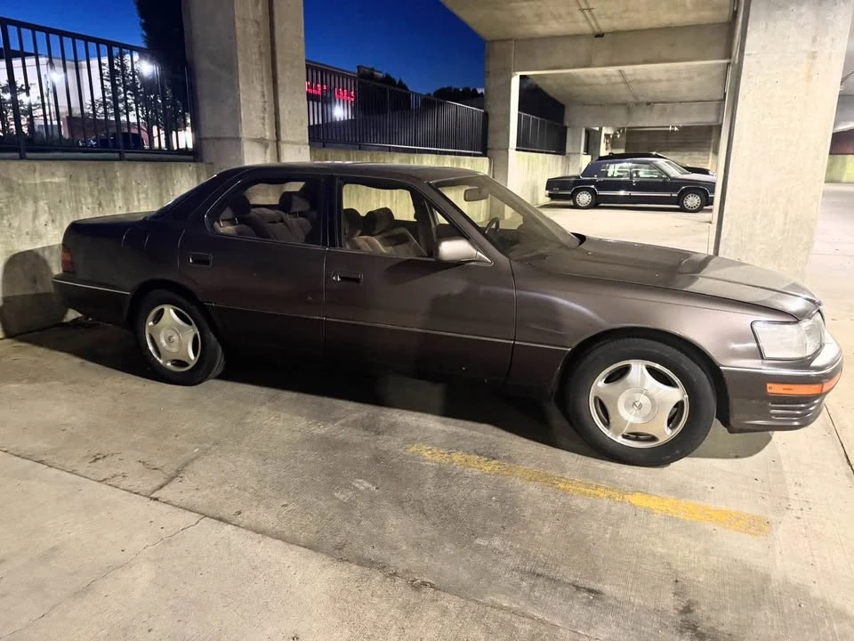 1990 Lexus LS 1st Gen - Image 2 of 7