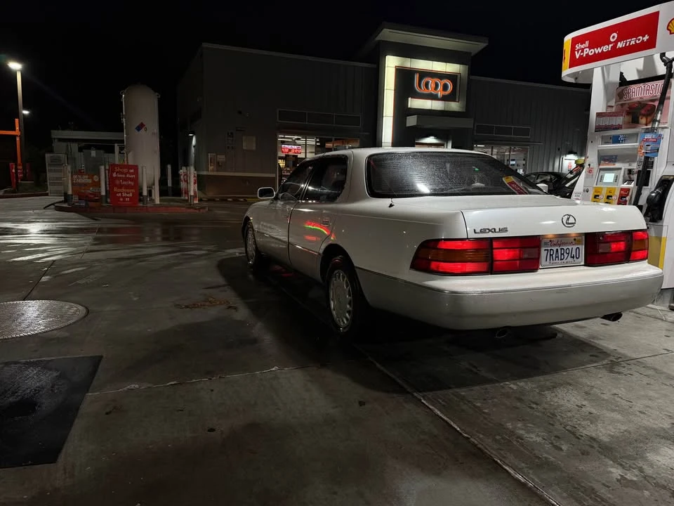 1990 Lexus LS 1st Gen - Image 2 of 3