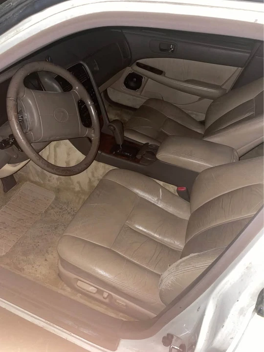 1990 Lexus LS 1st Gen - Image 3 of 6