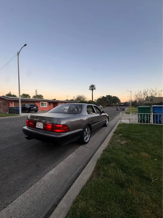 1990 Lexus LS 1st Gen - Image 5 of 6