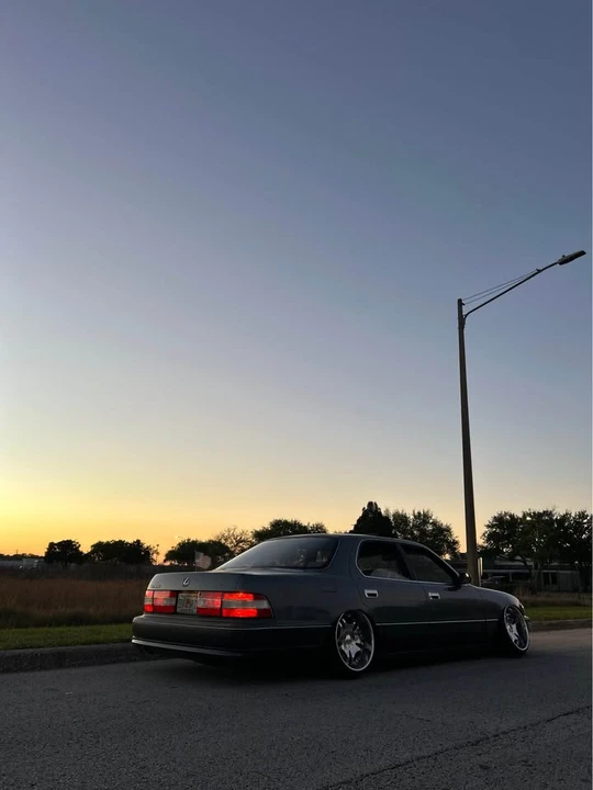 1990 Lexus LS 1st Gen - Image 2 of 5