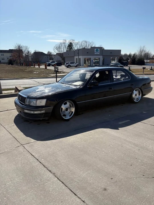 1990 Lexus LS 1st Gen - Image 2 of 12