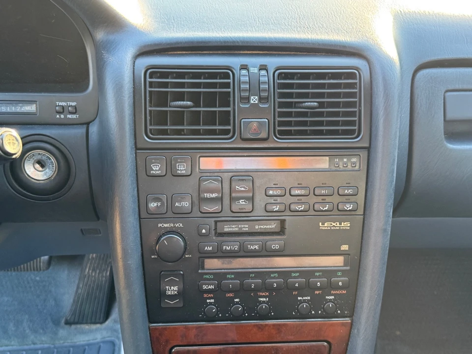 1990 Lexus LS 1st Gen - Image 18 of 21