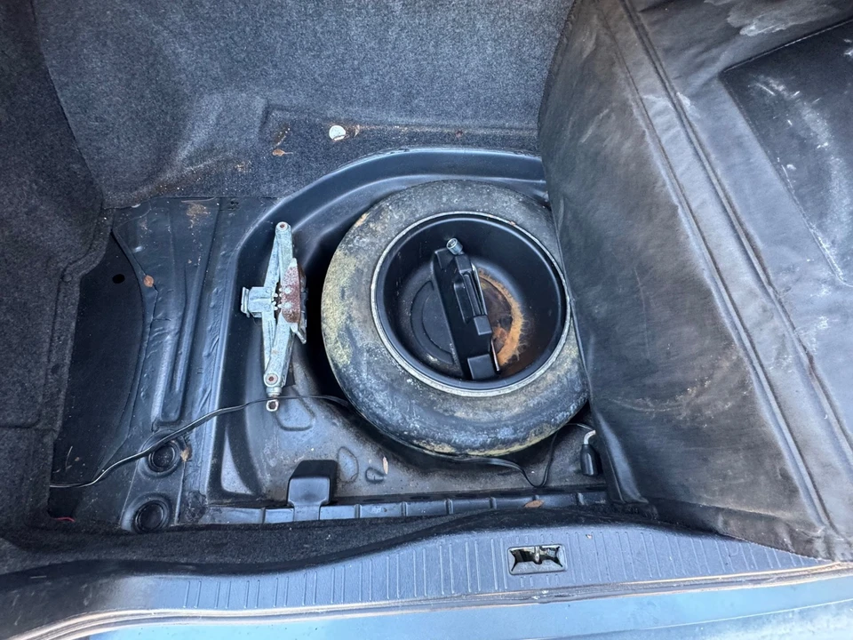 1990 Lexus LS 1st Gen - Image 17 of 21