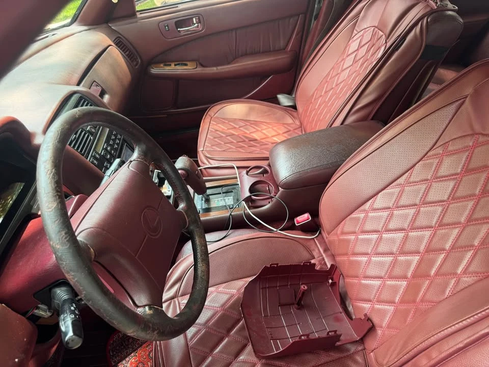 1990 Lexus LS 1st Gen - Image 5 of 6