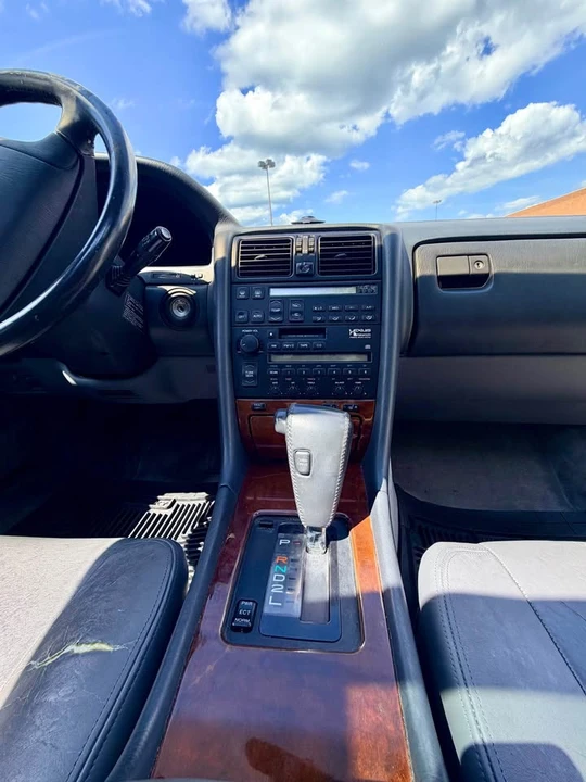 1990 Lexus LS 1st Gen - Image 8 of 12