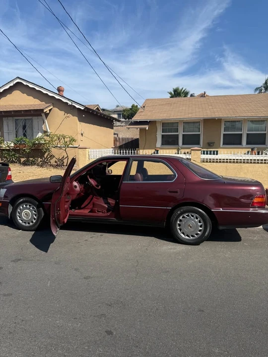 1990 Lexus LS 1st Gen - Image 2 of 7