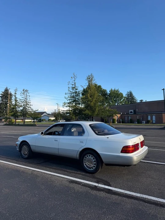 1990 Lexus LS 1st Gen - Image 5 of 9